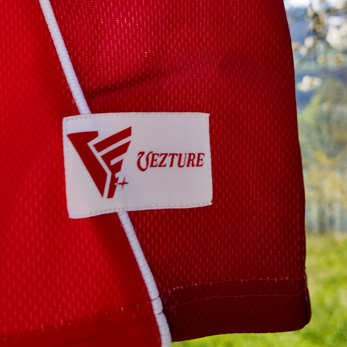 Vezture red jersey