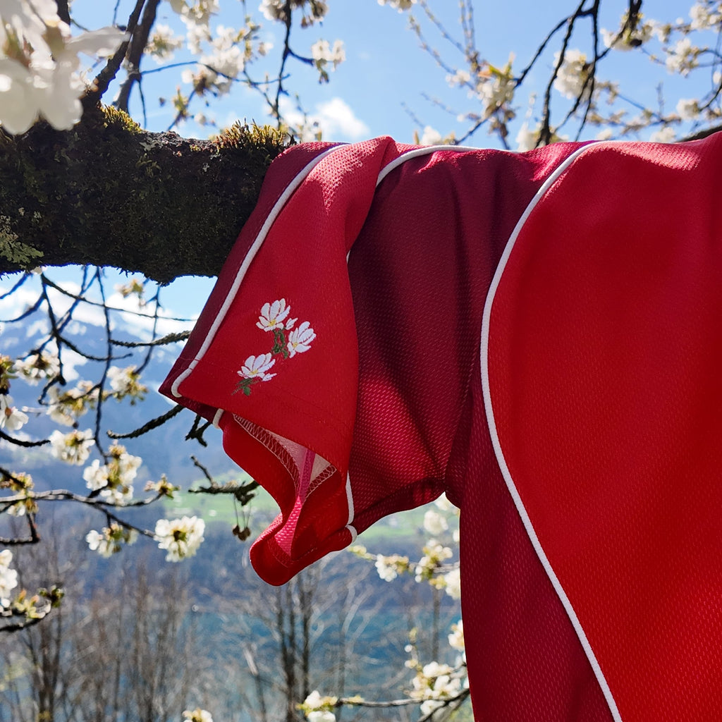 Vezture red jersey